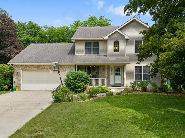 525 Maple St, Marengo, IL 60152