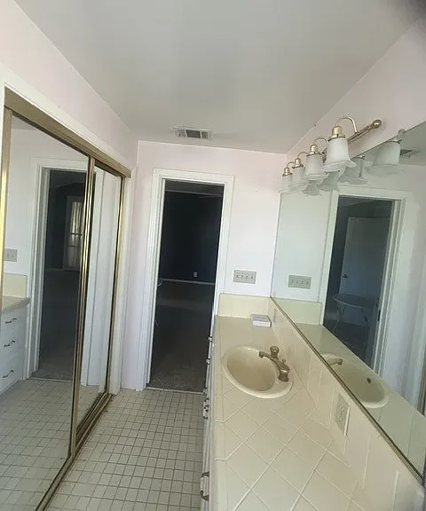 1702 Whitley Ave — Photo 17