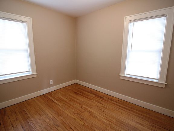 5th image of 1028 Mollno St