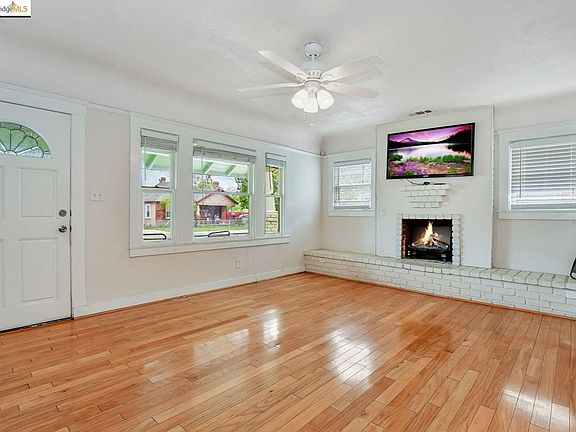 4th image of 1025 Figueroa St