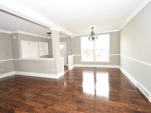 2nd image of 162 Hawthorne Ave