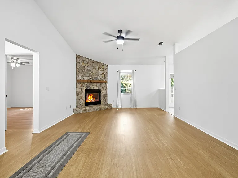 341 Shamrock Rd — Photo 22