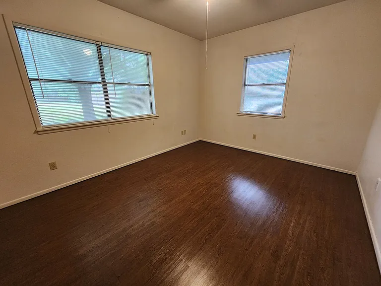 1274 Hillcrest Dr — Photo 13
