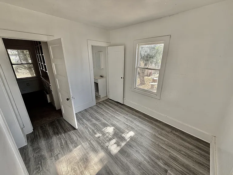 3305 Cypress St #6 — Photo 5