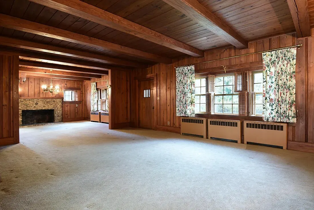 4 bed, 2400 sqft, $2,300 — Photo 3