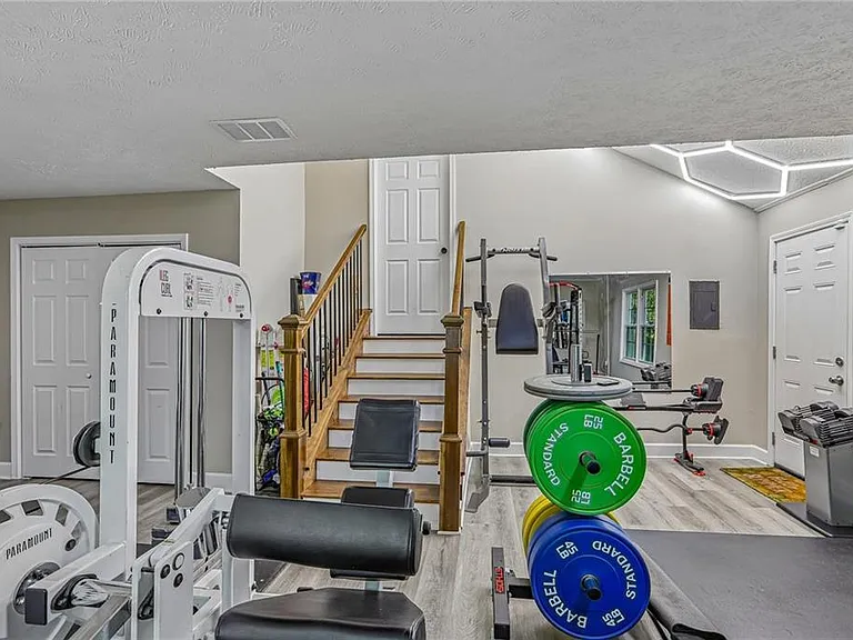 3898 Skidmore Dr — Photo 23