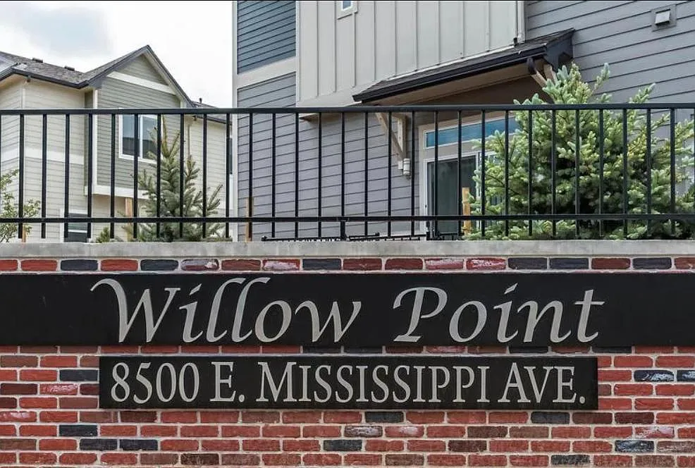 Willow Point Townhomes — Photo 2