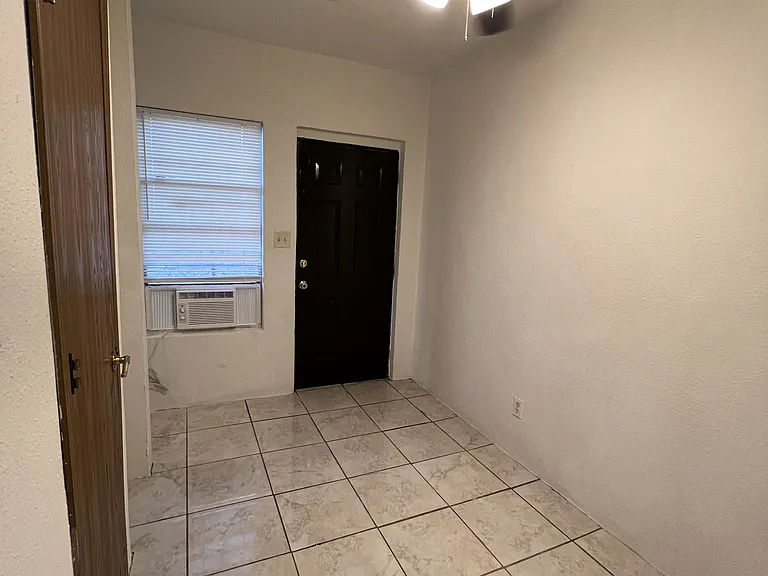 5504 Jensen Dr #3 — Photo 11