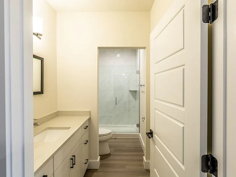 1135 Rose Hill Dr — Photo 21