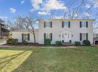 781 Haw Thicket Ln, Saint Louis, MO 63131