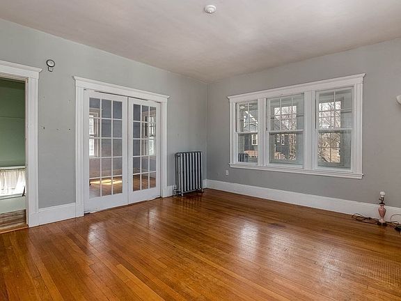 4th image of 73 Westbourne St
