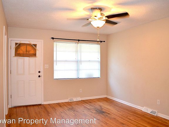 5th image of 217 E 79th St