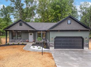 1063 Riddle Rd, Batavia, OH 45103