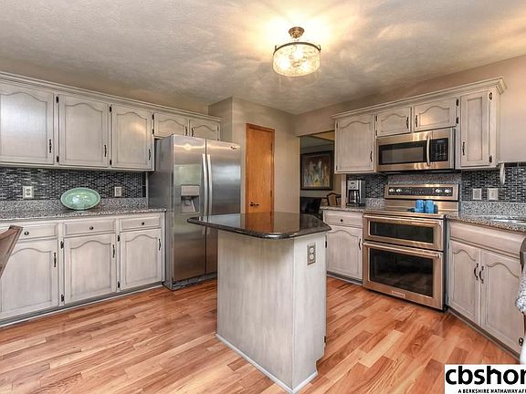 5th image of 1129 N 156th Ave