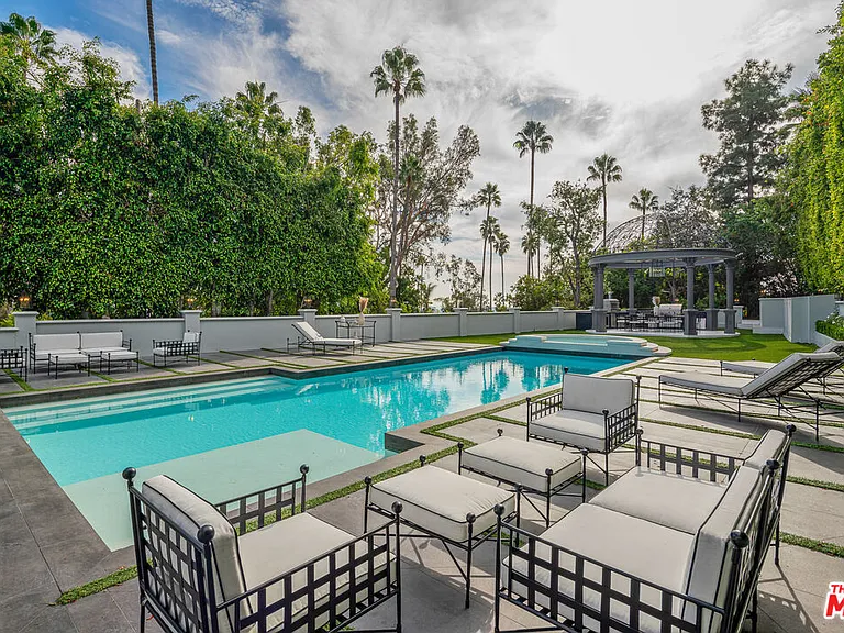 402 Doheny Rd — Photo 23