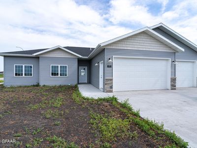 3368 45th Ave S, Grand Forks, ND, 58201