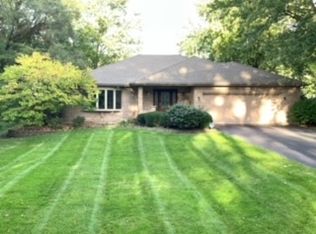 11S325 Downers Dr, Lemont, IL 60439
