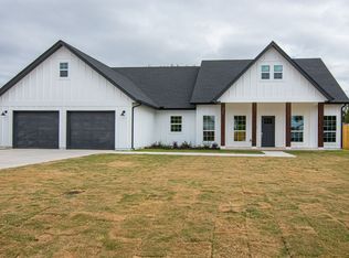 325 Berryhill Dr, Springtown, TX 76082