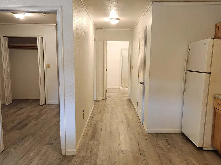 408 Lewis Rd — Photo 8
