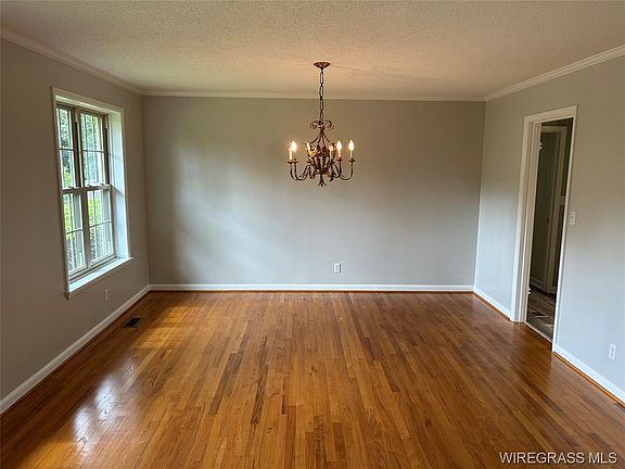 4th image of 204 Holly Hill Rd
