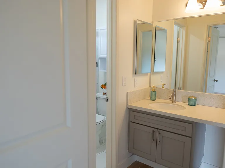 Tustin Palms Apartment Homes — Photo 12