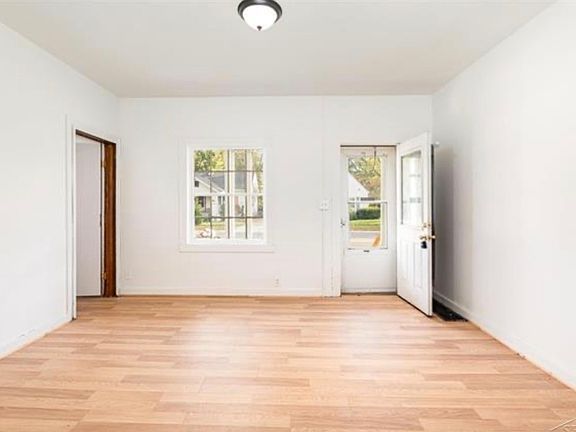 3rd image of 2105 Mackinaw St APT 1