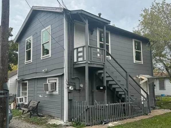 702 Rosedale St #B, La Marque, TX 77568