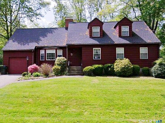 2nd image of 215 Fernwood Road