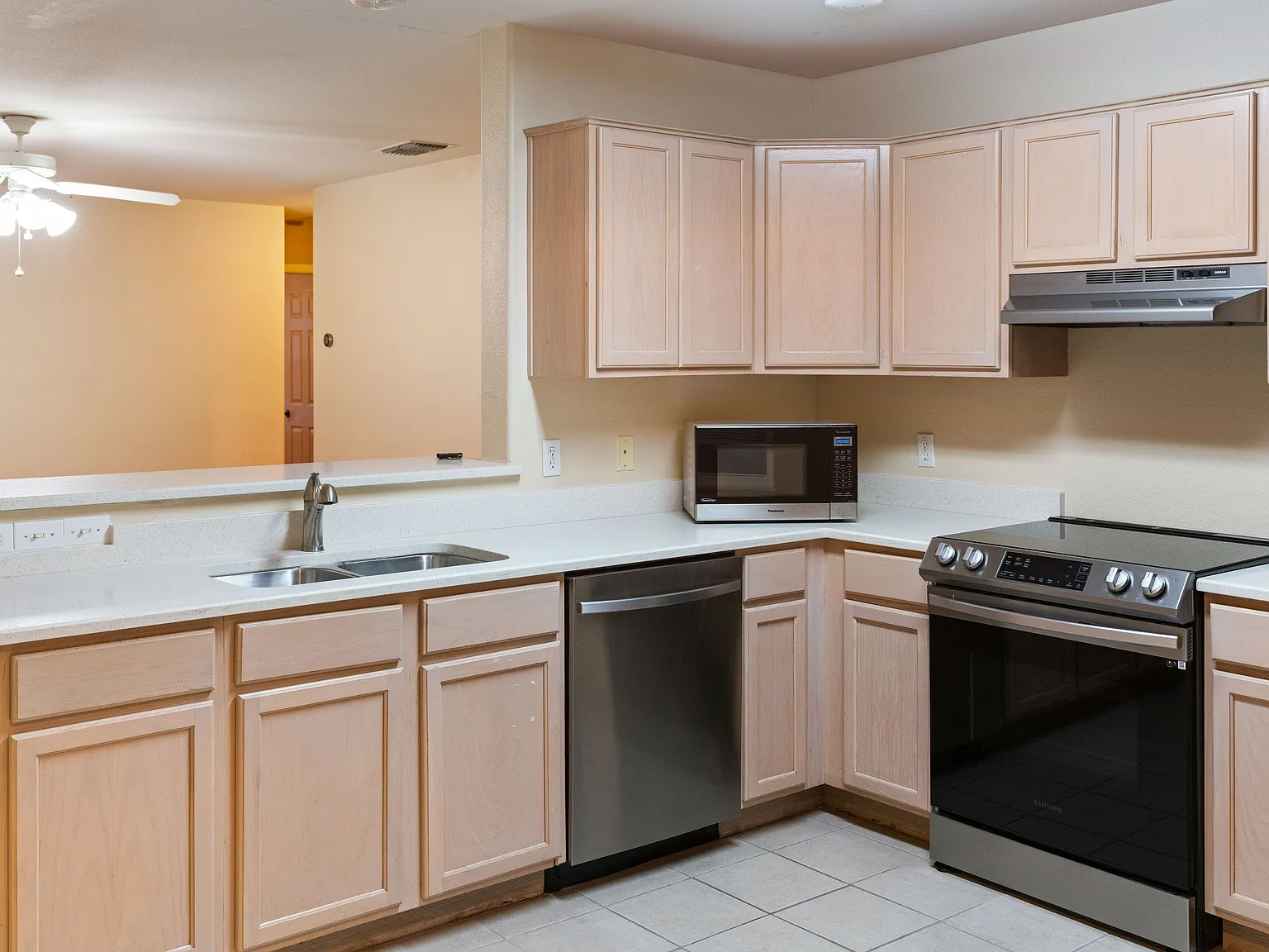 3105 Halifax Dr — Photo 4