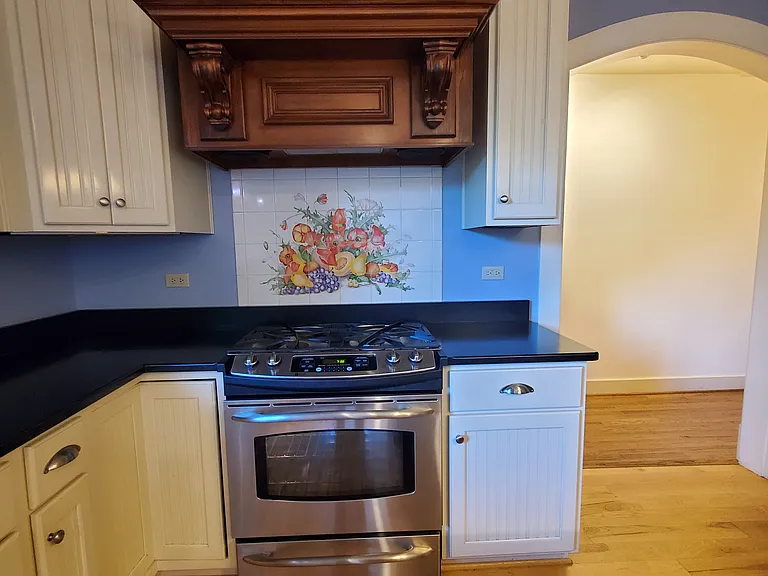 114 W Lexington Ave — Photo 25