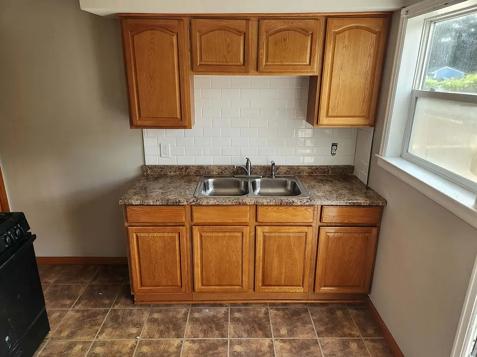 kitchen cabinets, ceramic backsplash