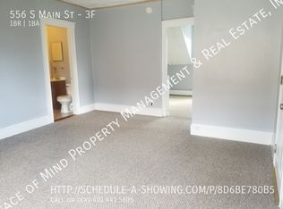 556 S Main St APT 3F, Woonsocket, RI 02895
