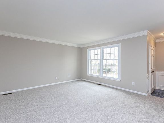 4th image of 395 Redding Rd APT 17