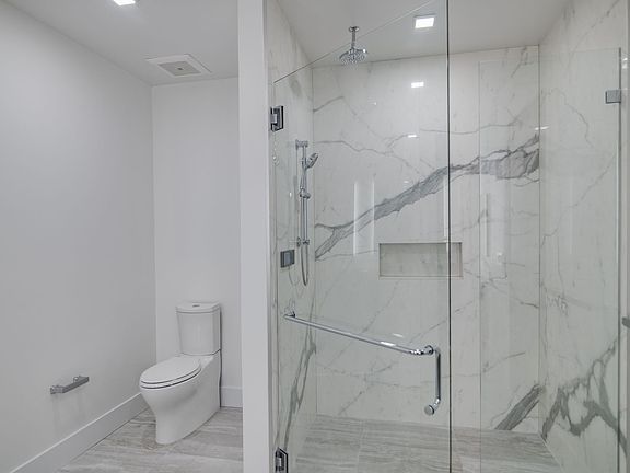 4th image of 1440 Columbia St APT 1502