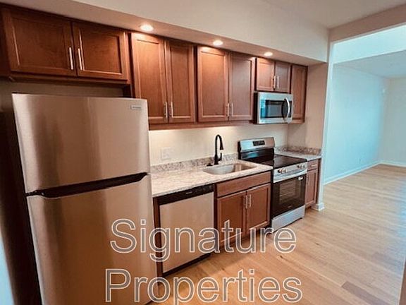 4th image of 712 High St APT 12