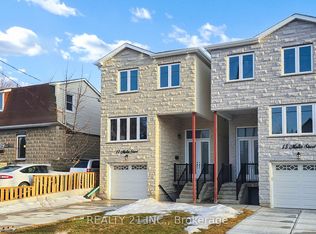 17 Malta St, Toronto, ON M1N 2L2