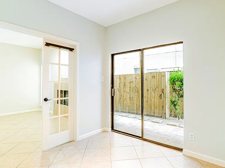 1818 Augusta Dr #27 — Photo 7