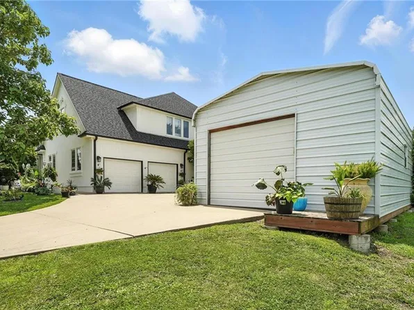 414 S Borgman Rd, Buckner, MO 64016