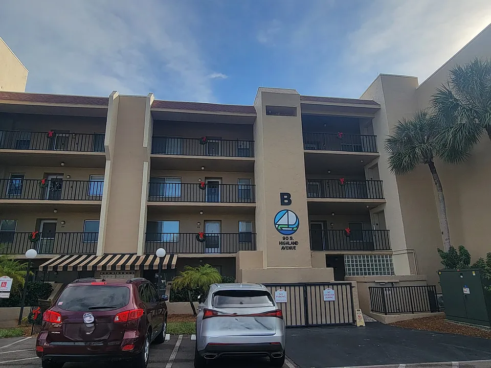 90 Highland Ave