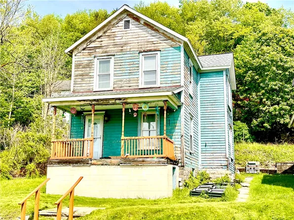 309 1st Ave, Johnsonburg, PA 15845