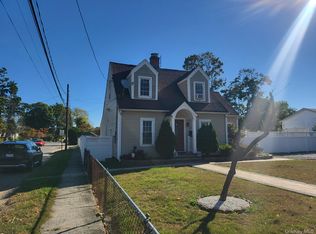 61 Wheeler Rd, Central Islip, NY 11722