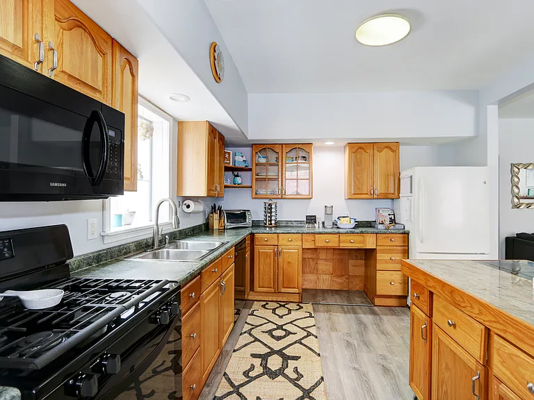 9 N Weymouth Ave #A — Photo 5