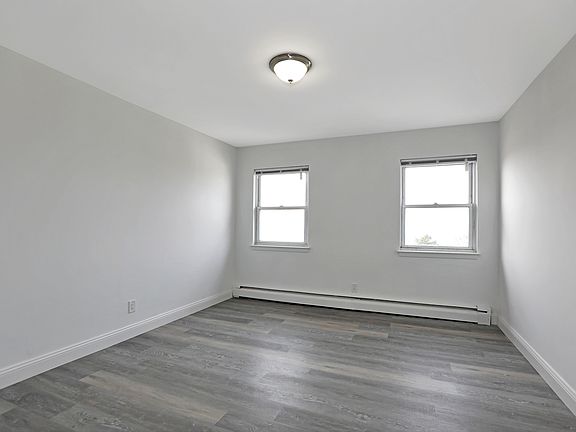 4th image of 570 Fairview Ave APT 2