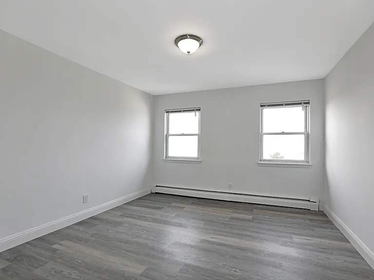 570 Fairview Ave #2 — Photo 4