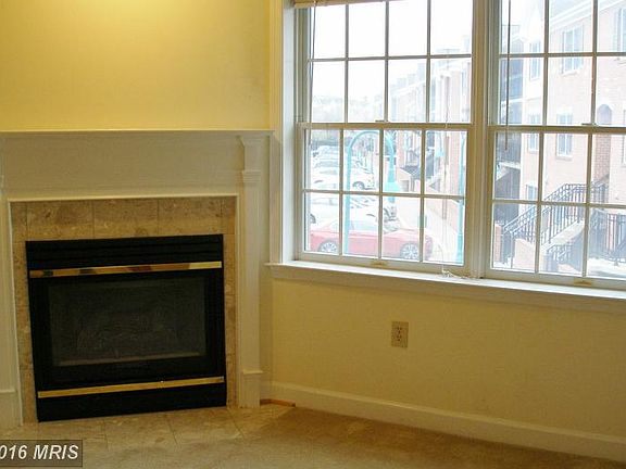 4th image of 6932 Fairfax Dr Unit 300