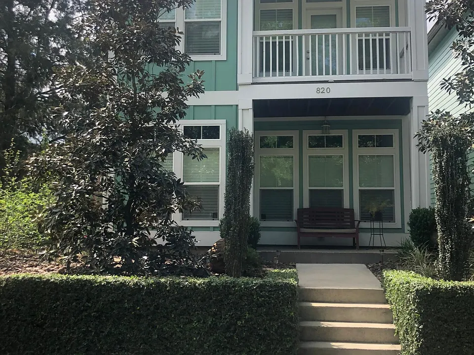 820 N Duval St