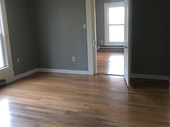 5th image of 154 Mackey Ave