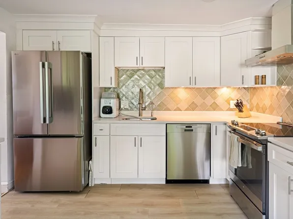 12 Karen Rd, Woburn, MA 01801