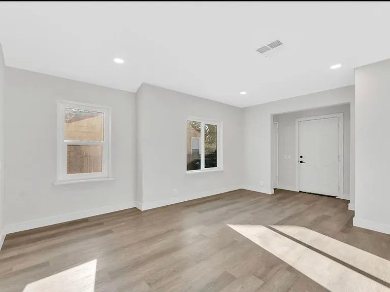 1519 Tessa Ave - Sacramento 95815 — Photo 4