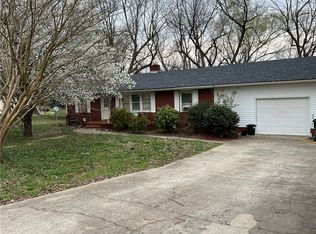 315 Chestnut St, Burlington, NC 27217